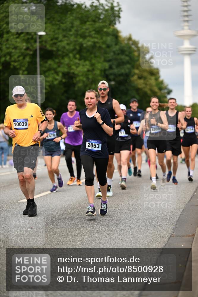 29.06.2025 - hella hamburg halbmarathon Dr. Thomas Lammeyer http://msf.ph/oto/8500928 29.06.2025 10:24:50 Kennedybrücke 1011, 1046, 1069, 1154, 1471, 1474, 2053, 2064, 2101, 2834, 3733, 3842, 4154, 4166, 4288, 4422, 4754, 4869, 5181, 5811, 5812, 5831, 6608, 6844, 6951, 7131, 8025, 8113, 8146, 8738, 8940, 9005, 9011, 9236, 9873, 9981, 10039, 10041, 10585, 10613, 10647, 10754, 11100 meine-sportfotos.de