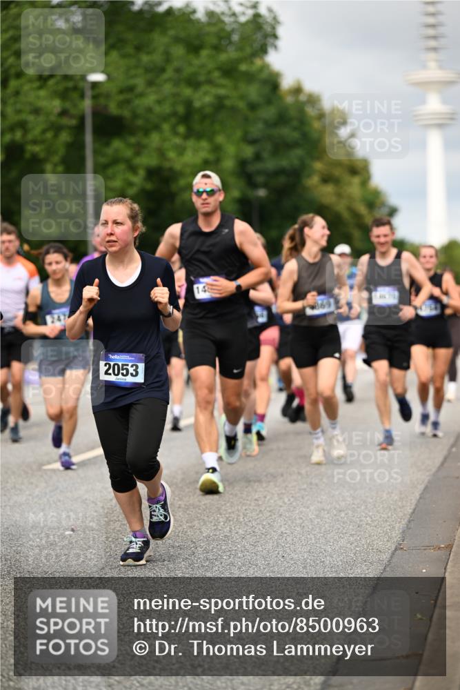 29.06.2025 - hella hamburg halbmarathon Dr. Thomas Lammeyer http://msf.ph/oto/8500963 29.06.2025 10:24:51 Kennedybrücke 1011, 1154, 1471, 1474, 2053, 2064, 2101, 2834, 2923, 3733, 3842, 4154, 4166, 4288, 4422, 4754, 4869, 5181, 5811, 5812, 6608, 6844, 6951, 7131, 8025, 8113, 8146, 8738, 8940, 9005, 9011, 9236, 9873, 9981, 10039, 10041, 10585, 10613, 10647, 10754, 11100 meine-sportfotos.de