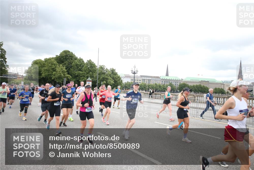 29.06.2025 - hella hamburg halbmarathon Jannik Wohlers http://msf.ph/oto/8500989 29.06.2025 10:57:36 Lombardsbrücke 1388, 2169, 2451, 2900, 3644, 3936, 4429, 5676, 6316, 6337, 7193, 7556, 7977, 7990, 8439, 8440, 8442, 8474, 8512, 8713, 8773, 9180, 9319, 9394, 9398, 9436, 9481, 9832, 10058, 10352, 10380, 10461, 10513, 10560, 10635, 10737, 10912, 11013, 11037, 11193, 11263, 11266, 11267, 11353, 11392, 11615, 11636, 11732, 12122, 13176, 13352, 13358, 13364, 13553, 13804, 14290, 14453, 14507, 14533, 14634, 14685, 15282, 15510, 15552, 15800, 15916, 16082, 16349, 17881 meine-sportfotos.de