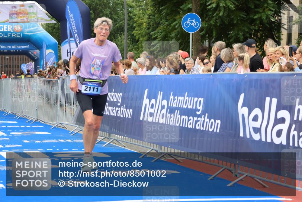 29.06.2025 - hella hamburg halbmarathon Strokosch-Dieckow http://msf.ph/oto/8501002 29.06.2025 10:53:08 Ziel 2111, 2208, 3059, 3258, 3334, 4121, 7383, 7864, 8273, 8361, 8587, 9093, 9142, 9537, 12155, 12875, 14323, 15179, 16929, 16986, 19208 meine-sportfotos.de