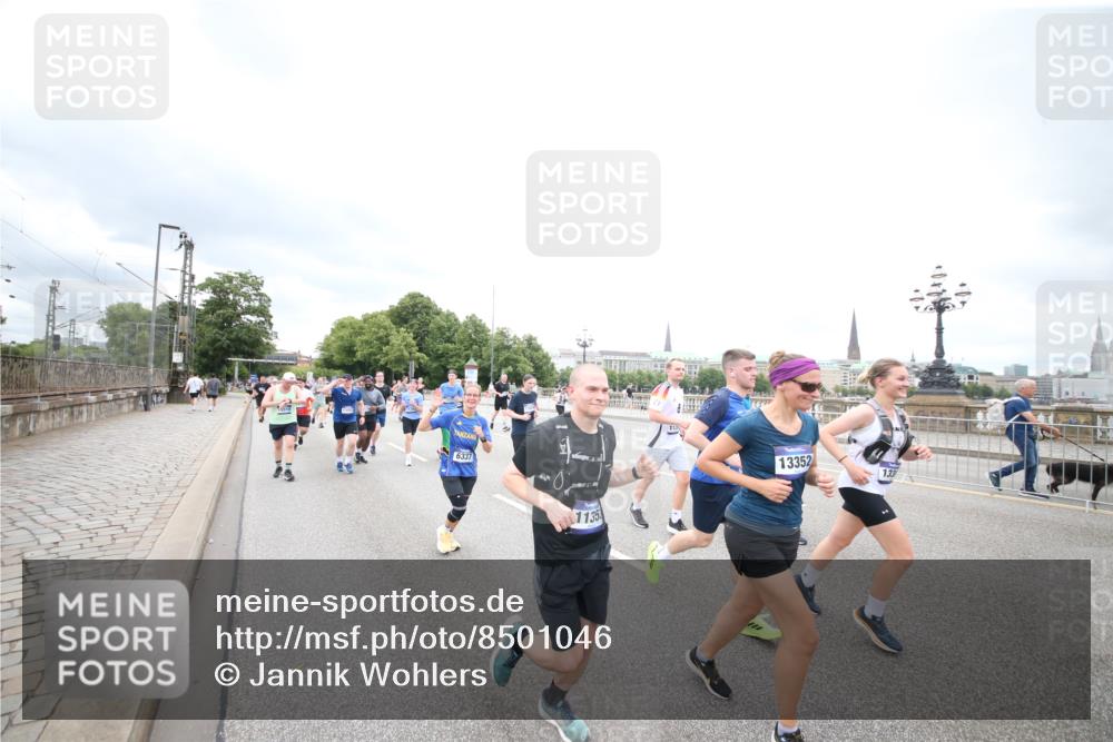 29.06.2025 - hella hamburg halbmarathon Jannik Wohlers http://msf.ph/oto/8501046 29.06.2025 10:57:39 Lombardsbrücke 1388, 2169, 2273, 2275, 3644, 3936, 4429, 5676, 5782, 6316, 6337, 7193, 7556, 7783, 7977, 7990, 8439, 8440, 8441, 8442, 8474, 8512, 8713, 8773, 8888, 9180, 9319, 9398, 9436, 9481, 9832, 10058, 10380, 10560, 10635, 10737, 10912, 10937, 11037, 11263, 11353, 11392, 11615, 11636, 11732, 12122, 13176, 13218, 13352, 13358, 13364, 13553, 13804, 14453, 14507, 14533, 14634, 14685, 15282, 15510, 15552, 15800, 15916, 16329, 16349, 17881 meine-sportfotos.de