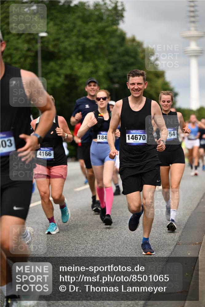 29.06.2025 - hella hamburg halbmarathon Dr. Thomas Lammeyer http://msf.ph/oto/8501065 29.06.2025 10:24:54 Kennedybrücke 1011, 1471, 2053, 2064, 2101, 2834, 2923, 3161, 3781, 3842, 4154, 4166, 4288, 4754, 4869, 5181, 5811, 5812, 6608, 6844, 6951, 7131, 8025, 8113, 8146, 8724, 8738, 8940, 9005, 9011, 9236, 9873, 9981, 10039, 10041, 10350, 10585, 10613, 10647, 10754, 11100, 11145 meine-sportfotos.de