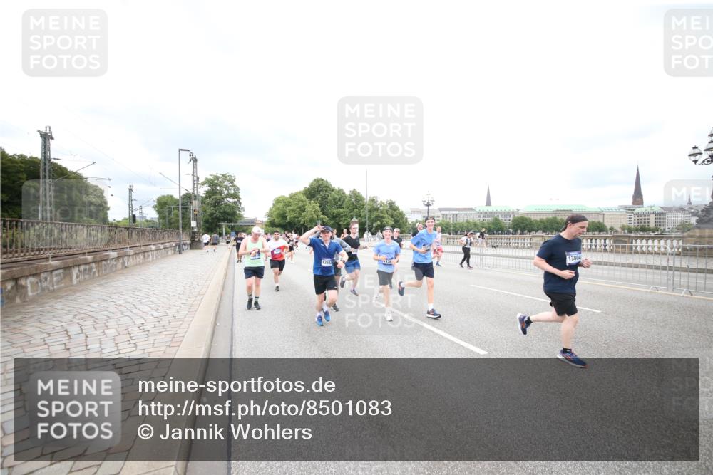 29.06.2025 - hella hamburg halbmarathon Jannik Wohlers http://msf.ph/oto/8501083 29.06.2025 10:57:40 Lombardsbrücke 1388, 2169, 2273, 2275, 3644, 3936, 4429, 5104, 5676, 5782, 6316, 6337, 7262, 7556, 7783, 7977, 7990, 8439, 8440, 8441, 8442, 8512, 8713, 8888, 9180, 9319, 9398, 9436, 9481, 9832, 10058, 10380, 10560, 10635, 10737, 10937, 11037, 11263, 11353, 11392, 11615, 11636, 11732, 12122, 13176, 13218, 13352, 13358, 13364, 13553, 13804, 14453, 14507, 14533, 14634, 14685, 15282, 15510, 15552, 15916, 16329, 16349, 17881 meine-sportfotos.de