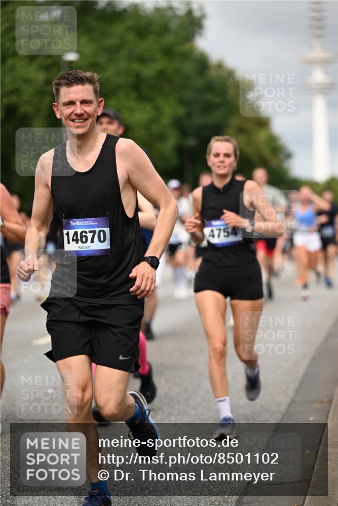 29.06.2025 - hella hamburg halbmarathon Dr. Thomas Lammeyer http://msf.ph/oto/8501102 29.06.2025 10:24:55 Kennedybrücke 1011, 2053, 2064, 2101, 2834, 2923, 3161, 3781, 3842, 4154, 4166, 4288, 4754, 4869, 5181, 5811, 5812, 6608, 6844, 6951, 7131, 8025, 8113, 8146, 8724, 8738, 8940, 9005, 9011, 9236, 9873, 9981, 10039, 10041, 10350, 10585, 10613, 10647, 10754, 11100, 11145 meine-sportfotos.de