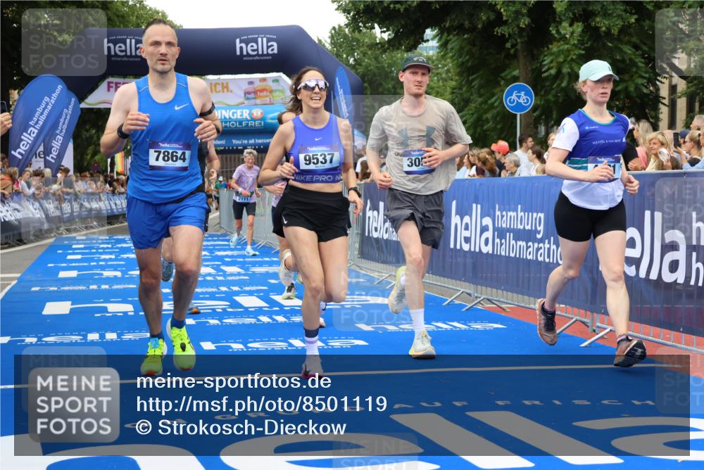 29.06.2025 - hella hamburg halbmarathon Strokosch-Dieckow http://msf.ph/oto/8501119 29.06.2025 10:53:05 Ziel 2111, 2208, 3059, 3258, 3334, 4121, 7383, 7509, 7864, 8273, 8587, 9093, 9537, 12155, 12367, 12519, 12910, 14323, 14791, 16929, 16986, 18590, 19208 meine-sportfotos.de