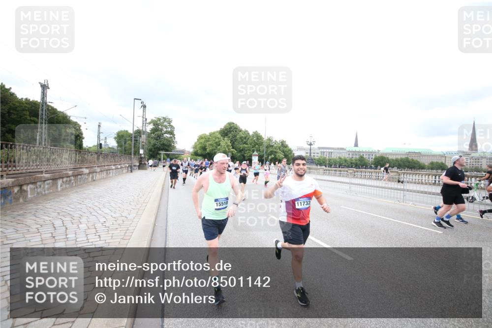 29.06.2025 - hella hamburg halbmarathon Jannik Wohlers http://msf.ph/oto/8501142 29.06.2025 10:57:42 Lombardsbrücke 1388, 2169, 2273, 2275, 3644, 3936, 4117, 4429, 5104, 5676, 5782, 6316, 6337, 6825, 7262, 7556, 7783, 7977, 7990, 8439, 8440, 8441, 8442, 8512, 8713, 8888, 9180, 9319, 9398, 9436, 9481, 9832, 10058, 10380, 10462, 10560, 10635, 10737, 10937, 11037, 11263, 11353, 11392, 11615, 11636, 11732, 12122, 13218, 13352, 13358, 13364, 13469, 13553, 13804, 14453, 14507, 14533, 14634, 14685, 15282, 15510, 15552, 15916, 16329, 16349, 17881 meine-sportfotos.de