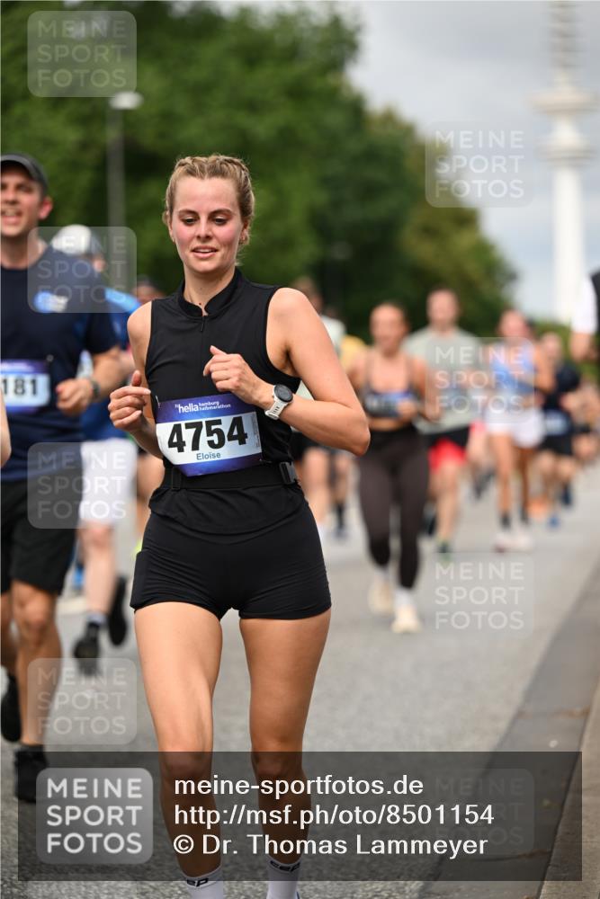 29.06.2025 - hella hamburg halbmarathon Dr. Thomas Lammeyer http://msf.ph/oto/8501154 29.06.2025 10:24:56 Kennedybrücke 1011, 2053, 2064, 2101, 2834, 2923, 2986, 3161, 3781, 3842, 4154, 4166, 4288, 4754, 4869, 5181, 5811, 5812, 6608, 6844, 6951, 7131, 8025, 8113, 8146, 8724, 8738, 8940, 9005, 9011, 9236, 9873, 9981, 10039, 10350, 10585, 10613, 10647, 10754, 11100, 11145 meine-sportfotos.de
