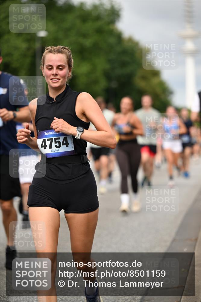 29.06.2025 - hella hamburg halbmarathon Dr. Thomas Lammeyer http://msf.ph/oto/8501159 29.06.2025 10:24:56 Kennedybrücke 1011, 2053, 2064, 2101, 2834, 2923, 2986, 3161, 3781, 3842, 4154, 4166, 4288, 4754, 4869, 5181, 5811, 5812, 6608, 6844, 6951, 7131, 8025, 8113, 8146, 8724, 8738, 8940, 9005, 9011, 9236, 9873, 9981, 10039, 10350, 10585, 10613, 10647, 10754, 11100, 11145 meine-sportfotos.de