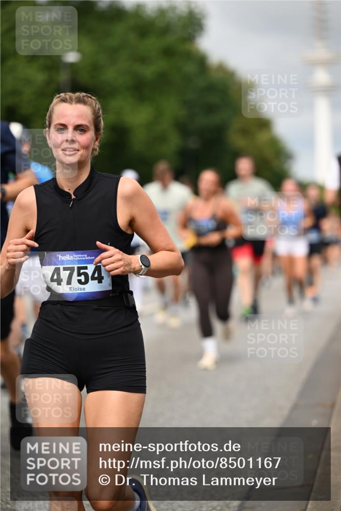 29.06.2025 - hella hamburg halbmarathon Dr. Thomas Lammeyer http://msf.ph/oto/8501167 29.06.2025 10:24:56 Kennedybrücke 1011, 2053, 2064, 2101, 2834, 2923, 2986, 3161, 3781, 3842, 4154, 4166, 4288, 4754, 4869, 5181, 5811, 5812, 6608, 6844, 6951, 7131, 8025, 8113, 8146, 8724, 8738, 8940, 9005, 9011, 9236, 9873, 9981, 10039, 10350, 10585, 10613, 10647, 10754, 11100, 11145 meine-sportfotos.de