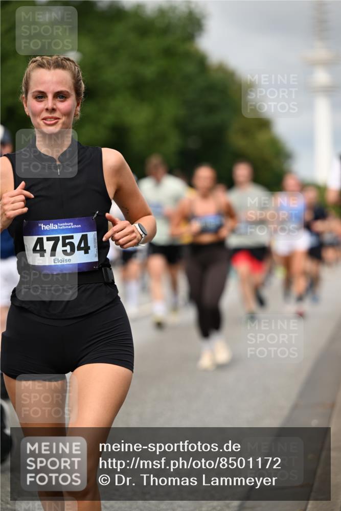 29.06.2025 - hella hamburg halbmarathon Dr. Thomas Lammeyer http://msf.ph/oto/8501172 29.06.2025 10:24:57 Kennedybrücke 1011, 2053, 2101, 2325, 2834, 2923, 2986, 3161, 3781, 3842, 4082, 4154, 4166, 4288, 4754, 4869, 5181, 5811, 5812, 6608, 6844, 6951, 7131, 8025, 8113, 8146, 8724, 8940, 9005, 9011, 9236, 9873, 9981, 10039, 10350, 10585, 10613, 10647, 10754, 11100, 11145 meine-sportfotos.de