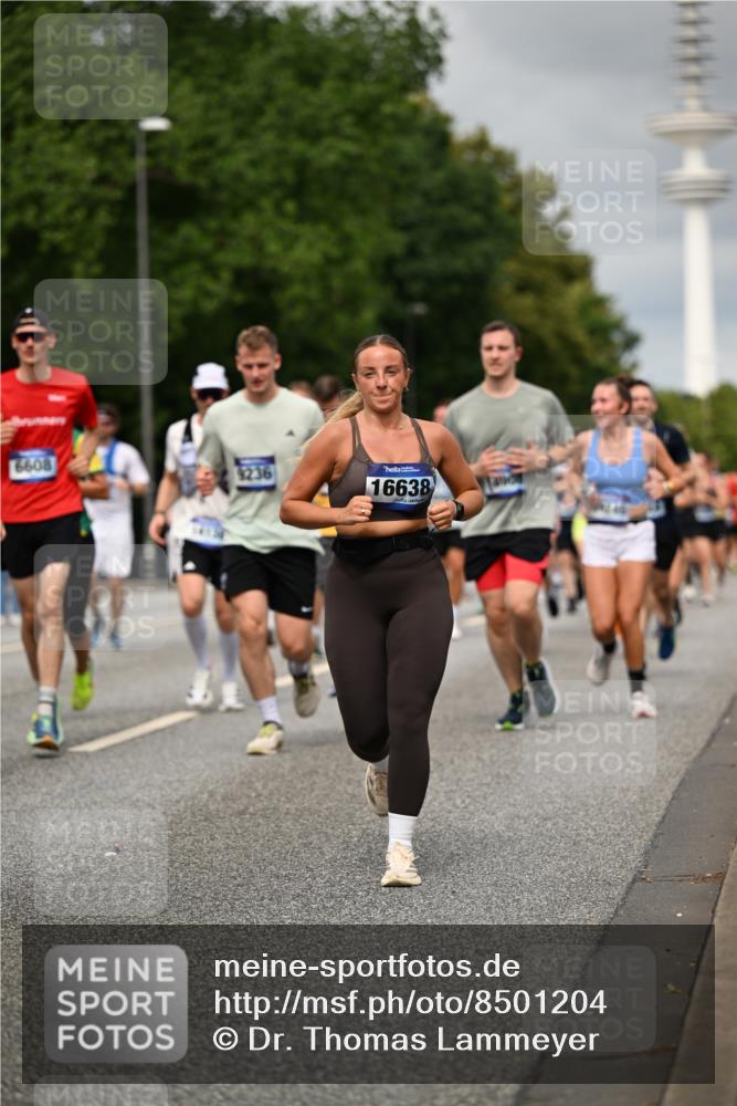 29.06.2025 - hella hamburg halbmarathon Dr. Thomas Lammeyer http://msf.ph/oto/8501204 29.06.2025 10:24:57 Kennedybrücke 1011, 2053, 2101, 2325, 2834, 2923, 2986, 3161, 3781, 3842, 4082, 4154, 4166, 4288, 4754, 4869, 5181, 5811, 5812, 6608, 6844, 6951, 7131, 8025, 8113, 8146, 8724, 8940, 9005, 9011, 9236, 9873, 9981, 10039, 10350, 10585, 10613, 10647, 10754, 11100, 11145 meine-sportfotos.de