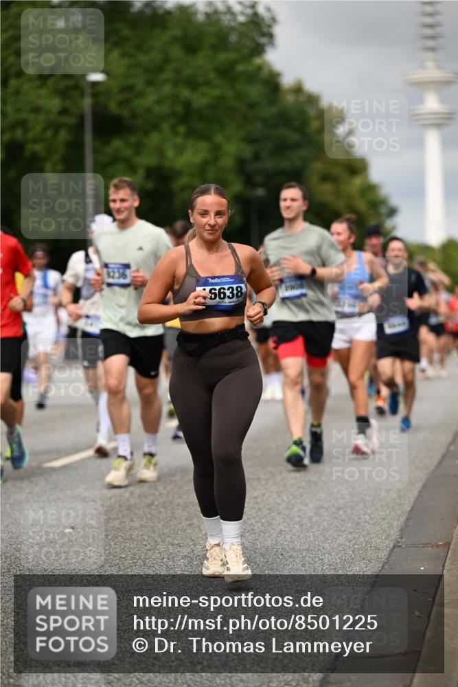 29.06.2025 - hella hamburg halbmarathon Dr. Thomas Lammeyer http://msf.ph/oto/8501225 29.06.2025 10:24:58 Kennedybrücke 1011, 2053, 2101, 2325, 2834, 2923, 2986, 3161, 3781, 3842, 4082, 4154, 4166, 4288, 4754, 4869, 5181, 5811, 5812, 6275, 6308, 6608, 6844, 6951, 7131, 8025, 8113, 8146, 8724, 8940, 9005, 9011, 9236, 9873, 9981, 10039, 10350, 10585, 10613, 10647, 10754, 11100, 11145 meine-sportfotos.de