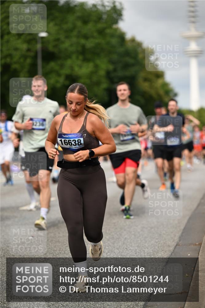 29.06.2025 - hella hamburg halbmarathon Dr. Thomas Lammeyer http://msf.ph/oto/8501244 29.06.2025 10:24:59 Kennedybrücke 1011, 2053, 2101, 2325, 2834, 2923, 2986, 3161, 3781, 3813, 3842, 4082, 4154, 4166, 4288, 4754, 4869, 5181, 5811, 5812, 6275, 6308, 6608, 6844, 6951, 8025, 8113, 8146, 8724, 8940, 9005, 9011, 9236, 9981, 10039, 10350, 10585, 10602, 10613, 10647, 11100, 11145 meine-sportfotos.de