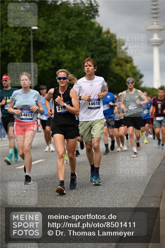 29.06.2025 - hella hamburg halbmarathon Dr. Thomas Lammeyer http://msf.ph/oto/8501411 29.06.2025 10:25:04 Kennedybrücke 1011, 1266, 2053, 2101, 2325, 2383, 2834, 2923, 2986, 3161, 3247, 3434, 3781, 3813, 4082, 4154, 4166, 4288, 4350, 4754, 4869, 5181, 5625, 5811, 5812, 6275, 6308, 6608, 6844, 6951, 7608, 8113, 8146, 8724, 8940, 9005, 9011, 9236, 9501, 9981, 10039, 10350, 10585, 10602, 11145 meine-sportfotos.de