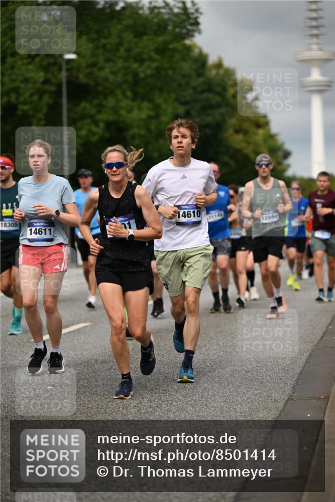 29.06.2025 - hella hamburg halbmarathon Dr. Thomas Lammeyer http://msf.ph/oto/8501414 29.06.2025 10:25:04 Kennedybrücke 1011, 1266, 2053, 2101, 2325, 2383, 2834, 2923, 2986, 3161, 3247, 3434, 3781, 3813, 4082, 4154, 4166, 4288, 4350, 4754, 4869, 5181, 5625, 5811, 5812, 6275, 6308, 6608, 6844, 6951, 7608, 8113, 8146, 8724, 8940, 9005, 9011, 9236, 9501, 9981, 10039, 10350, 10585, 10602, 11145 meine-sportfotos.de