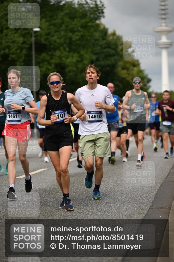29.06.2025 - hella hamburg halbmarathon Dr. Thomas Lammeyer http://msf.ph/oto/8501419 29.06.2025 10:25:04 Kennedybrücke 1011, 1266, 2053, 2101, 2325, 2383, 2834, 2923, 2986, 3161, 3247, 3434, 3781, 3813, 4082, 4154, 4166, 4288, 4350, 4754, 4869, 5181, 5625, 5811, 5812, 6275, 6308, 6608, 6844, 6951, 7608, 8113, 8146, 8724, 8940, 9005, 9011, 9236, 9501, 9981, 10039, 10350, 10585, 10602, 11145 meine-sportfotos.de