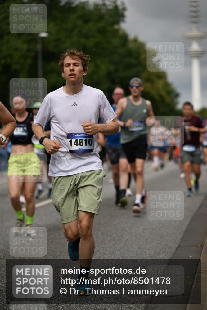 29.06.2025 - hella hamburg halbmarathon Dr. Thomas Lammeyer http://msf.ph/oto/8501478 29.06.2025 10:25:06 Kennedybrücke 1011, 1266, 2101, 2325, 2383, 2923, 2986, 3161, 3247, 3434, 3781, 3813, 4082, 4154, 4166, 4288, 4350, 4754, 4869, 5041, 5181, 5625, 5811, 5812, 6275, 6308, 6608, 6844, 6951, 7608, 8113, 8146, 8724, 8940, 9005, 9011, 9236, 9501, 9981, 10350, 10585, 10602, 11145 meine-sportfotos.de