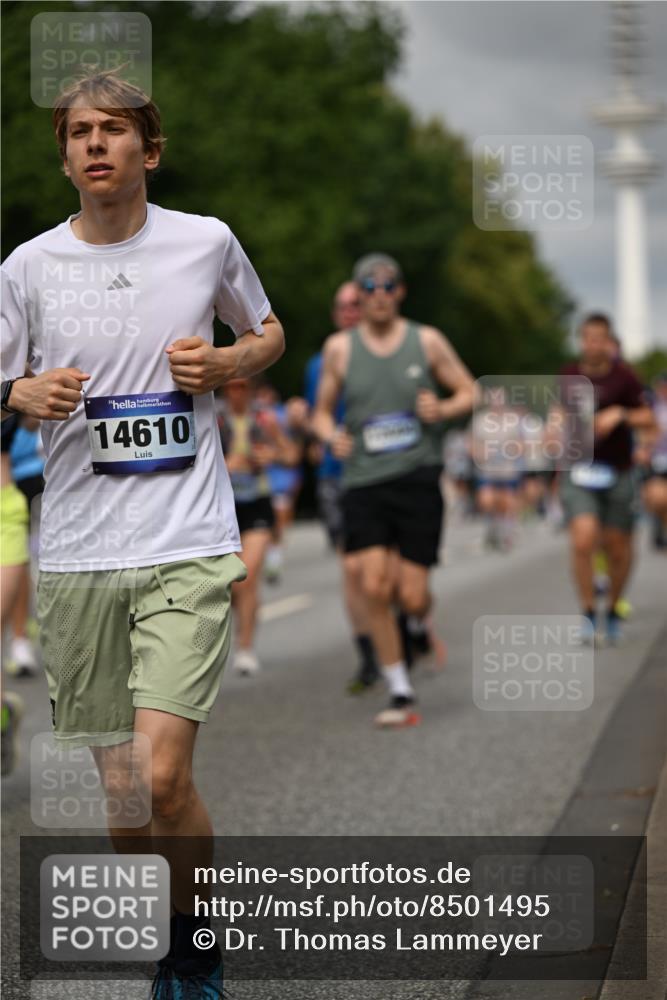 29.06.2025 - hella hamburg halbmarathon Dr. Thomas Lammeyer http://msf.ph/oto/8501495 29.06.2025 10:25:06 Kennedybrücke 1011, 1266, 2101, 2325, 2383, 2923, 2986, 3161, 3247, 3434, 3781, 3813, 4082, 4154, 4166, 4288, 4350, 4754, 4869, 5041, 5181, 5625, 5811, 5812, 6275, 6308, 6608, 6844, 6951, 7608, 8113, 8146, 8724, 8940, 9005, 9011, 9236, 9501, 9981, 10350, 10585, 10602, 11145 meine-sportfotos.de