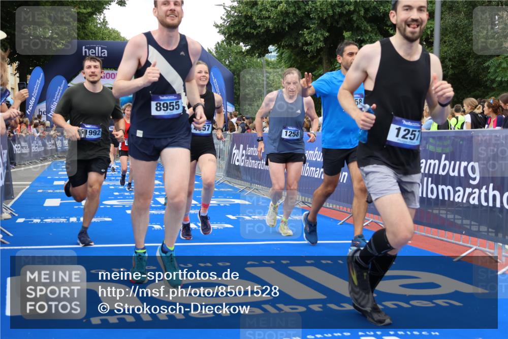 29.06.2025 - hella hamburg halbmarathon Strokosch-Dieckow http://msf.ph/oto/8501528 29.06.2025 10:52:52 Ziel 1257, 1258, 1657, 2099, 2444, 2814, 2910, 4557, 4558, 4770, 5077, 5169, 5194, 5907, 7509, 8139, 8172, 8720, 8955, 9065, 9163, 10724, 10811, 11217, 11992, 12367, 12519, 14198, 14286, 14791, 14805, 15430, 17198, 18590, 18720, 19244 meine-sportfotos.de