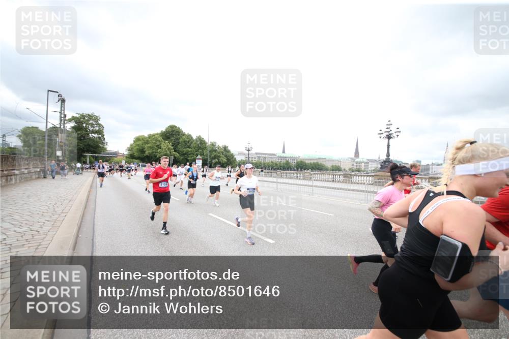 29.06.2025 - hella hamburg halbmarathon Jannik Wohlers http://msf.ph/oto/8501646 29.06.2025 10:58:04 Lombardsbrücke 1001, 1326, 1646, 1845, 2043, 2449, 3540, 3868, 5159, 5655, 5732, 5988, 6010, 6927, 7617, 7664, 7870, 7933, 8076, 8592, 8701, 9123, 9225, 9239, 9636, 9889, 10473, 10498, 11708, 12023, 12024, 12310, 12433, 12968, 13226, 13355, 13356, 13547, 13855, 14584, 14935, 15926, 16048, 16104, 16408, 16561, 16878, 16906, 16998, 17036, 17227, 17228, 17480, 18822, 19183 meine-sportfotos.de