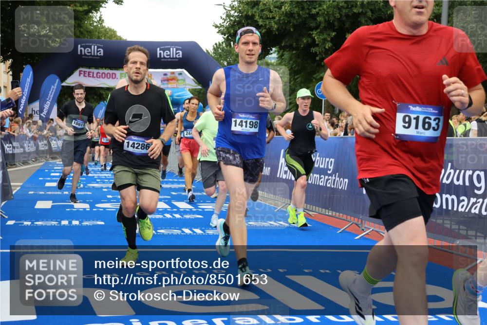 29.06.2025 - hella hamburg halbmarathon Strokosch-Dieckow http://msf.ph/oto/8501653 29.06.2025 10:52:49 Ziel 1257, 1258, 1657, 2099, 2287, 2444, 2814, 2910, 3999, 4557, 4558, 4770, 5077, 5169, 5194, 5907, 8139, 8172, 8720, 8955, 9065, 9163, 10724, 10811, 11217, 11992, 12482, 14198, 14286, 14805, 16467, 17198, 18331, 19244 meine-sportfotos.de