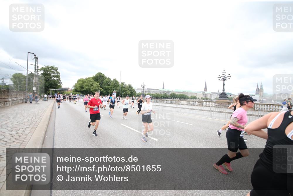 29.06.2025 - hella hamburg halbmarathon Jannik Wohlers http://msf.ph/oto/8501655 29.06.2025 10:58:04 Lombardsbrücke 1001, 1326, 1646, 1845, 2043, 2449, 3540, 3868, 5159, 5655, 5732, 5988, 6010, 6927, 7617, 7664, 7870, 7933, 8076, 8592, 8701, 9123, 9225, 9239, 9636, 9889, 10473, 10498, 11708, 12023, 12024, 12310, 12433, 12968, 13226, 13355, 13356, 13547, 13855, 14584, 14935, 15926, 16048, 16104, 16408, 16561, 16878, 16906, 16998, 17036, 17227, 17228, 17480, 18822, 19183 meine-sportfotos.de