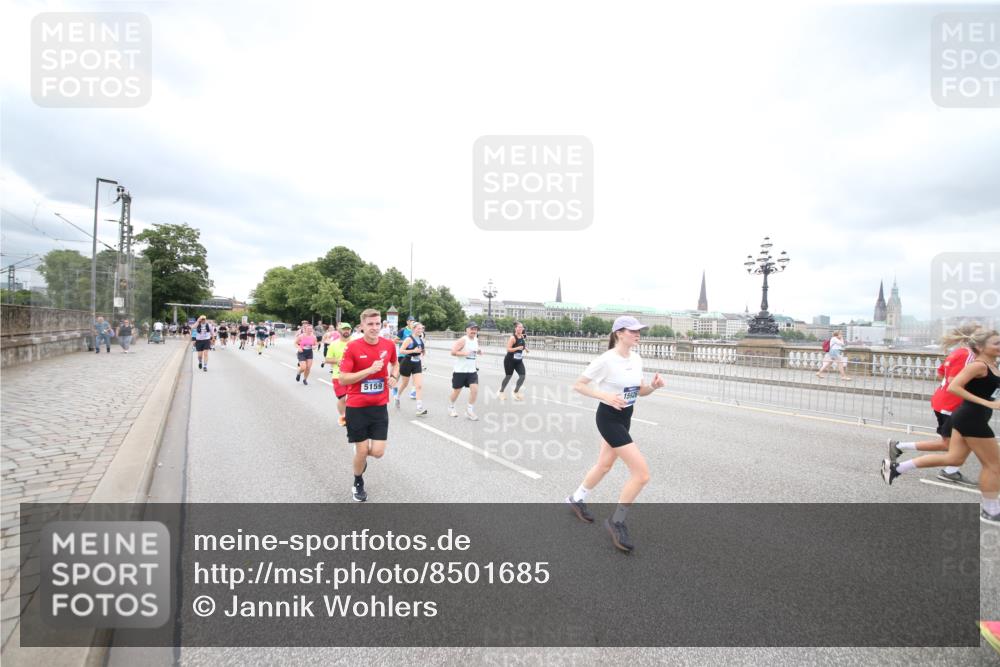 29.06.2025 - hella hamburg halbmarathon Jannik Wohlers http://msf.ph/oto/8501685 29.06.2025 10:58:04 Lombardsbrücke 1001, 1326, 1646, 1845, 2043, 2449, 3540, 3868, 5159, 5655, 5732, 5988, 6010, 6927, 7617, 7664, 7870, 7933, 8076, 8592, 8701, 9123, 9225, 9239, 9636, 9889, 10473, 10498, 11708, 12023, 12024, 12310, 12433, 12968, 13226, 13355, 13356, 13547, 13855, 14584, 14935, 15926, 16048, 16104, 16408, 16561, 16878, 16906, 16998, 17036, 17227, 17228, 17480, 18822, 19183 meine-sportfotos.de
