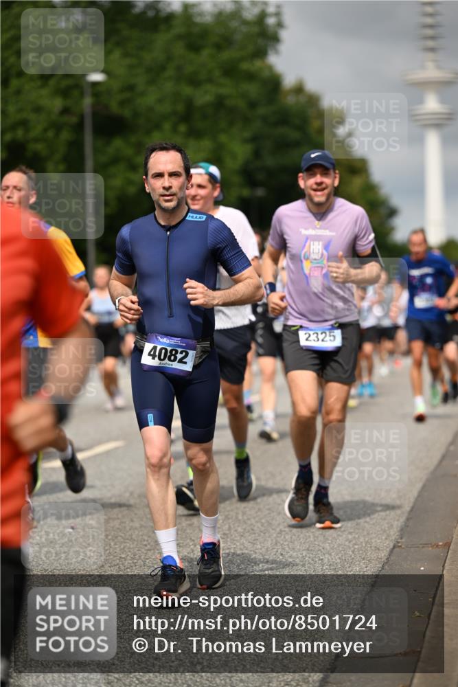 29.06.2025 - hella hamburg halbmarathon Dr. Thomas Lammeyer http://msf.ph/oto/8501724 29.06.2025 10:25:15 Kennedybrücke 1028, 1266, 1658, 2101, 2325, 2383, 2923, 2956, 2986, 3161, 3247, 3434, 3781, 3813, 4082, 4350, 5041, 5625, 5767, 5812, 6275, 6308, 7018, 7553, 7608, 8113, 8146, 8724, 8726, 8844, 9100, 9108, 9501, 9981, 10050, 10350, 10585, 10602, 11145 meine-sportfotos.de