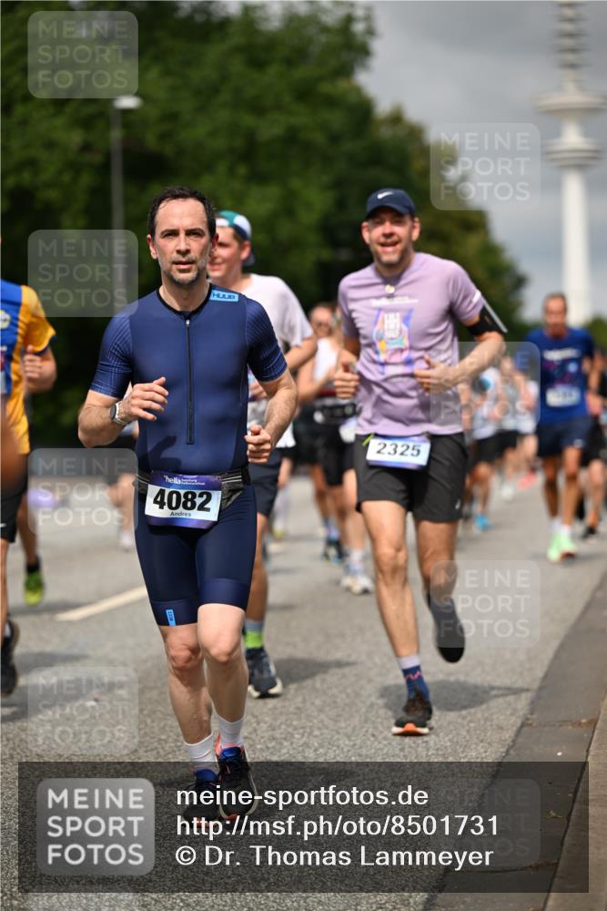 29.06.2025 - hella hamburg halbmarathon Dr. Thomas Lammeyer http://msf.ph/oto/8501731 29.06.2025 10:25:15 Kennedybrücke 1028, 1266, 1658, 2101, 2325, 2383, 2923, 2956, 2986, 3161, 3247, 3434, 3781, 3813, 4082, 4350, 5041, 5625, 5767, 5812, 6275, 6308, 7018, 7553, 7608, 8113, 8146, 8724, 8726, 8844, 9100, 9108, 9501, 9981, 10050, 10350, 10585, 10602, 11145 meine-sportfotos.de