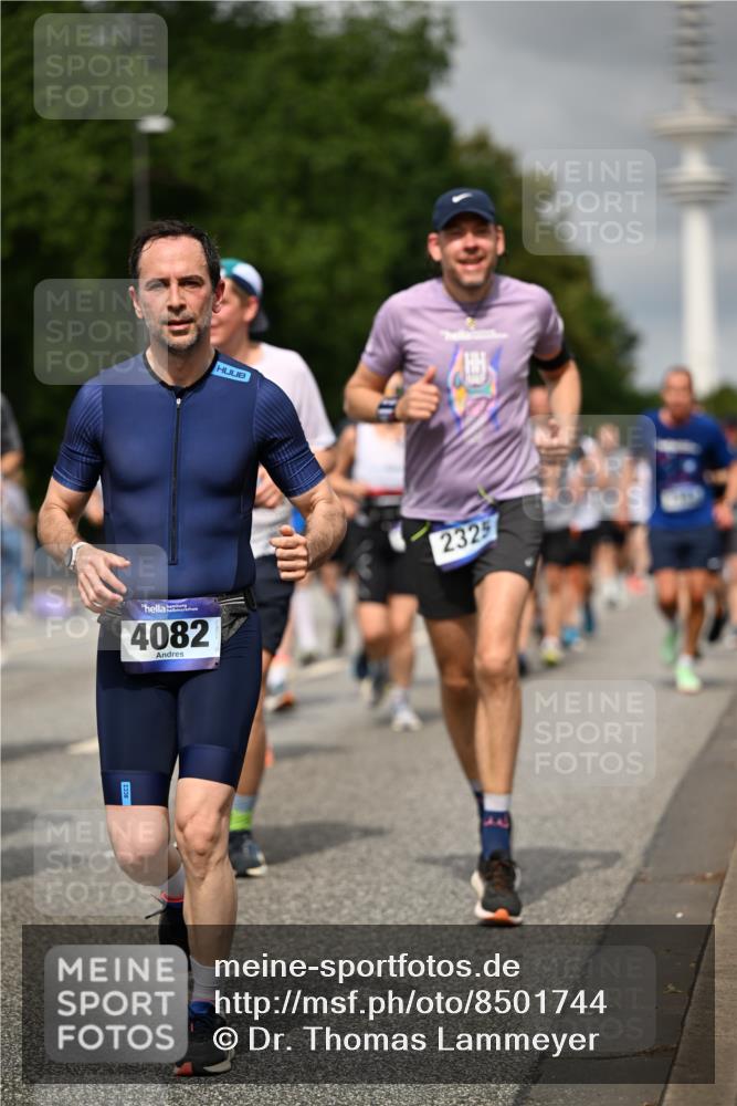 29.06.2025 - hella hamburg halbmarathon Dr. Thomas Lammeyer http://msf.ph/oto/8501744 29.06.2025 10:25:15 Kennedybrücke 1028, 1266, 1658, 2101, 2325, 2383, 2923, 2956, 2986, 3161, 3247, 3434, 3781, 3813, 4082, 4350, 5041, 5625, 5767, 5812, 6275, 6308, 7018, 7553, 7608, 8113, 8146, 8724, 8726, 8844, 9100, 9108, 9501, 9981, 10050, 10350, 10585, 10602, 11145 meine-sportfotos.de