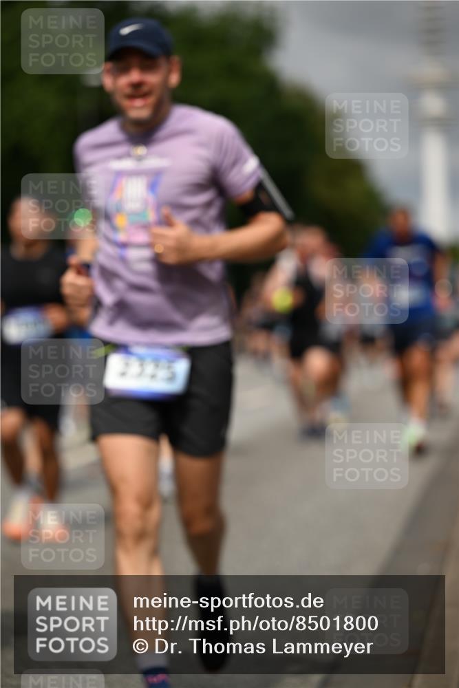 29.06.2025 - hella hamburg halbmarathon Dr. Thomas Lammeyer http://msf.ph/oto/8501800 29.06.2025 10:25:17 Kennedybrücke 1028, 1266, 1658, 2325, 2383, 2923, 2956, 2986, 3161, 3247, 3434, 3781, 3813, 4082, 4350, 5041, 5373, 5625, 5767, 6275, 6308, 7018, 7553, 7608, 8146, 8724, 8726, 8844, 9100, 9108, 9501, 10050, 10350, 10585, 10602, 11145 meine-sportfotos.de