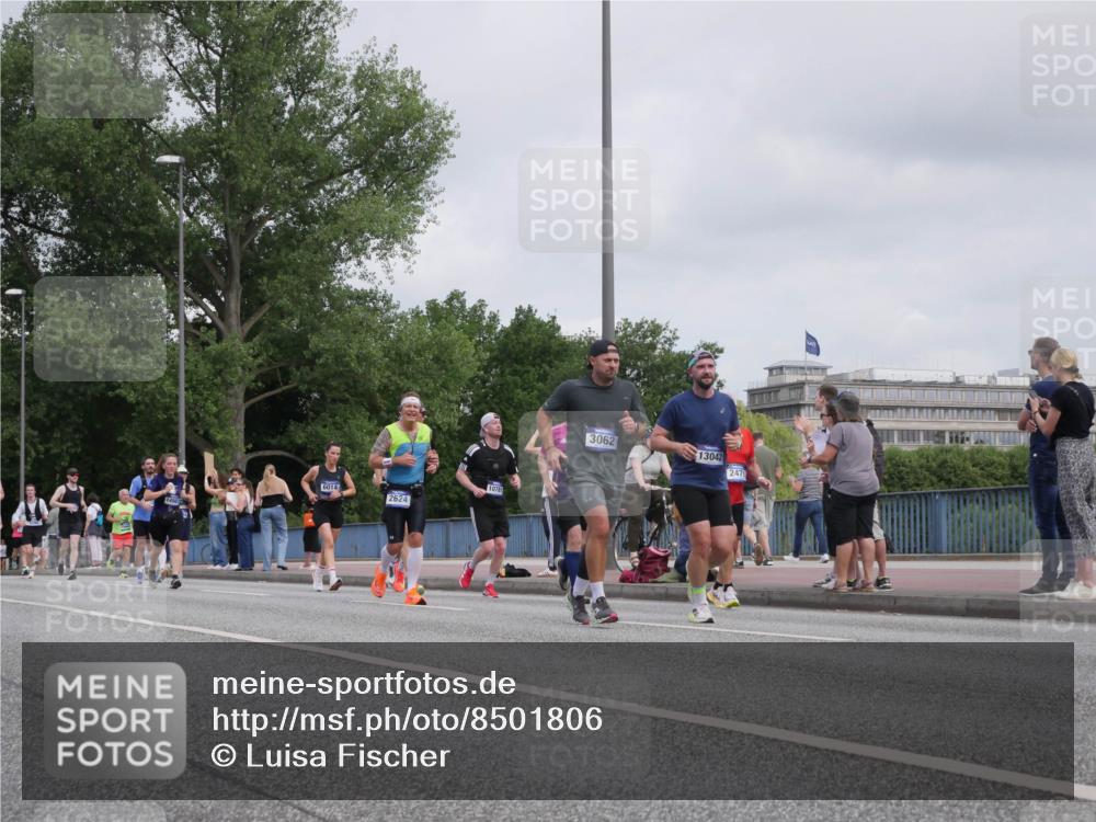 29.06.2025 - hella hamburg halbmarathon Luisa Fischer http://msf.ph/oto/8501806 29.06.2025 10:09:13 Kennedybrücke 10781, 6014, 2624, 3062, 13042, 2471, 1830, 2471, 2624, 3062, 4169, 6014, 7741, 8290, 8909, 10781 meine-sportfotos.de