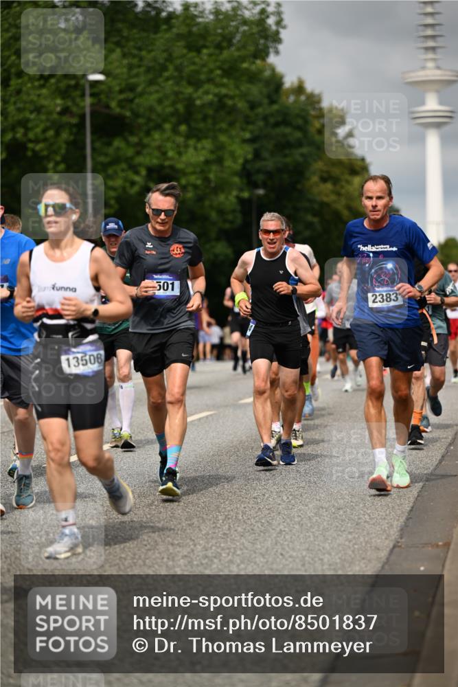 29.06.2025 - hella hamburg halbmarathon Dr. Thomas Lammeyer http://msf.ph/oto/8501837 29.06.2025 10:25:18 Kennedybrücke 1028, 1266, 1658, 2325, 2383, 2923, 2956, 2986, 3161, 3247, 3434, 3781, 3813, 4082, 4350, 5041, 5373, 5625, 5767, 6275, 6308, 7018, 7553, 7608, 8724, 8726, 8844, 9100, 9108, 9501, 10050, 10350, 10585, 10602, 11145 meine-sportfotos.de