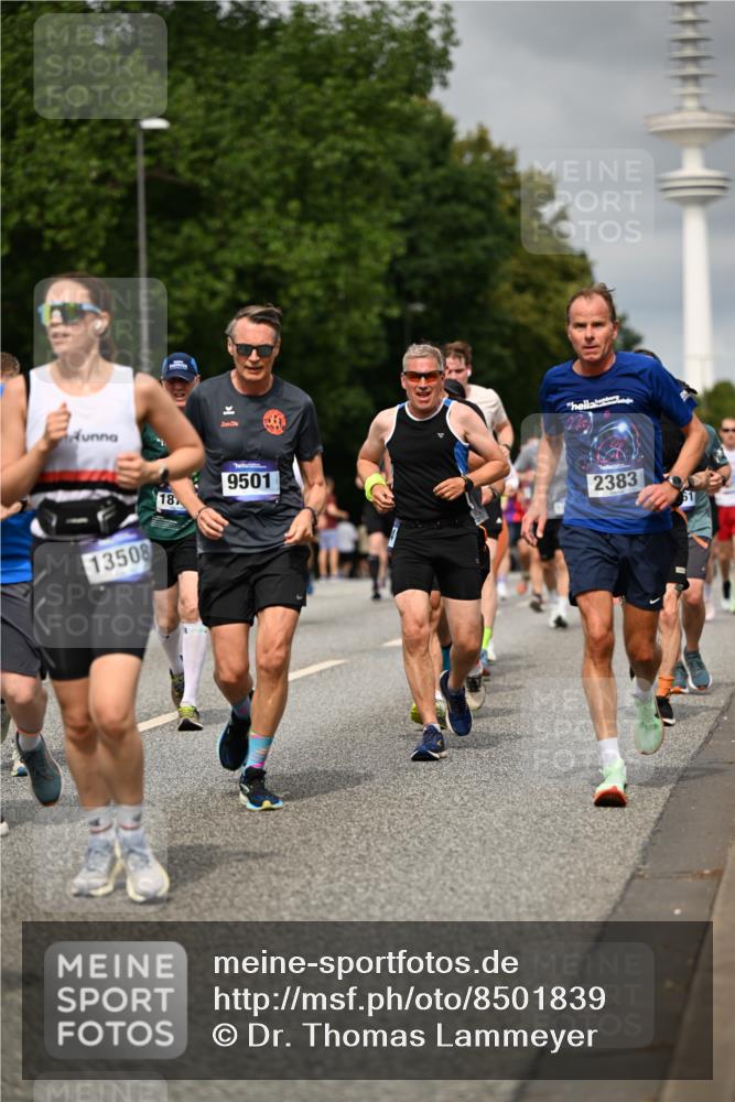 29.06.2025 - hella hamburg halbmarathon Dr. Thomas Lammeyer http://msf.ph/oto/8501839 29.06.2025 10:25:18 Kennedybrücke 1028, 1266, 1658, 2325, 2383, 2923, 2956, 2986, 3161, 3247, 3434, 3781, 3813, 4082, 4350, 5041, 5373, 5625, 5767, 6275, 6308, 7018, 7553, 7608, 8724, 8726, 8844, 9100, 9108, 9501, 10050, 10350, 10585, 10602, 11145 meine-sportfotos.de