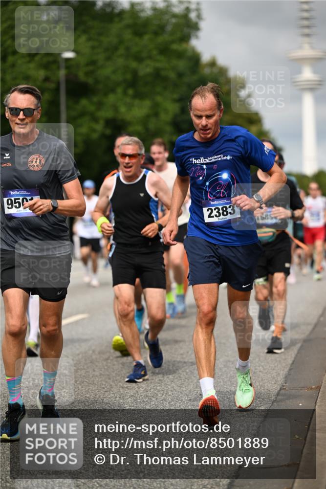 29.06.2025 - hella hamburg halbmarathon Dr. Thomas Lammeyer http://msf.ph/oto/8501889 29.06.2025 10:25:19 Kennedybrücke 1028, 1266, 1658, 2325, 2383, 2923, 2956, 2986, 3161, 3247, 3434, 3781, 3813, 4082, 4350, 5041, 5373, 5625, 5767, 6275, 6308, 7018, 7553, 7608, 8724, 8726, 8844, 9100, 9108, 9501, 10050, 10350, 10585, 10602, 11145 meine-sportfotos.de
