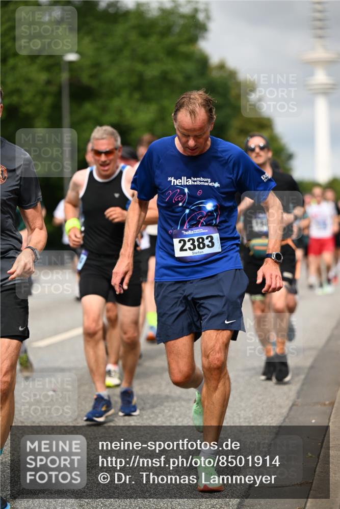 29.06.2025 - hella hamburg halbmarathon Dr. Thomas Lammeyer http://msf.ph/oto/8501914 29.06.2025 10:25:20 Kennedybrücke 1028, 1266, 1658, 2325, 2383, 2923, 2956, 2986, 3161, 3247, 3434, 3781, 3813, 4082, 4350, 5041, 5373, 5625, 5767, 6275, 6308, 7018, 7553, 7608, 8724, 8726, 8844, 9100, 9108, 9501, 10050, 10350, 10602, 11145 meine-sportfotos.de