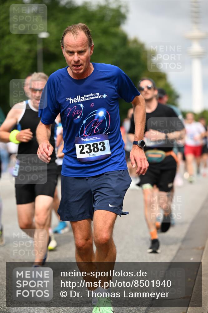 29.06.2025 - hella hamburg halbmarathon Dr. Thomas Lammeyer http://msf.ph/oto/8501940 29.06.2025 10:25:20 Kennedybrücke 1028, 1266, 1658, 2325, 2383, 2923, 2956, 2986, 3161, 3247, 3434, 3781, 3813, 4082, 4350, 5041, 5373, 5625, 5767, 6275, 6308, 7018, 7553, 7608, 8724, 8726, 8844, 9100, 9108, 9501, 10050, 10350, 10602, 11145 meine-sportfotos.de