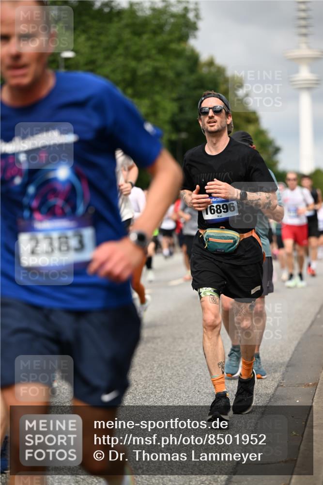 29.06.2025 - hella hamburg halbmarathon Dr. Thomas Lammeyer http://msf.ph/oto/8501952 29.06.2025 10:25:21 Kennedybrücke 1028, 1266, 1658, 2325, 2383, 2635, 2923, 2956, 2986, 3161, 3247, 3434, 3781, 3813, 4082, 4350, 5041, 5373, 5625, 5767, 6275, 6308, 7018, 7553, 7608, 8724, 8726, 8844, 9100, 9108, 9501, 10050, 10350, 10602, 11145 meine-sportfotos.de