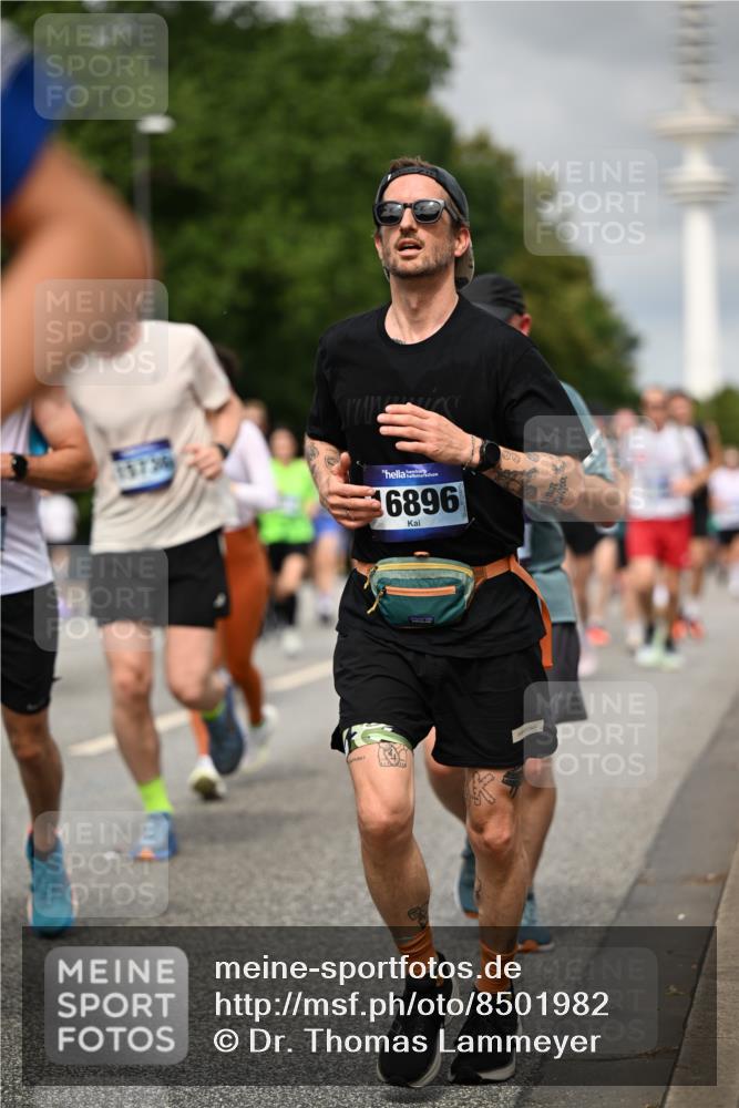 29.06.2025 - hella hamburg halbmarathon Dr. Thomas Lammeyer http://msf.ph/oto/8501982 29.06.2025 10:25:22 Kennedybrücke 1028, 1266, 1658, 2325, 2383, 2635, 2956, 2986, 3161, 3247, 3434, 3781, 3813, 4082, 4350, 5041, 5373, 5625, 5767, 6275, 6308, 7018, 7553, 7608, 8724, 8726, 8844, 9100, 9108, 9501, 10050, 10350, 10602, 11145 meine-sportfotos.de