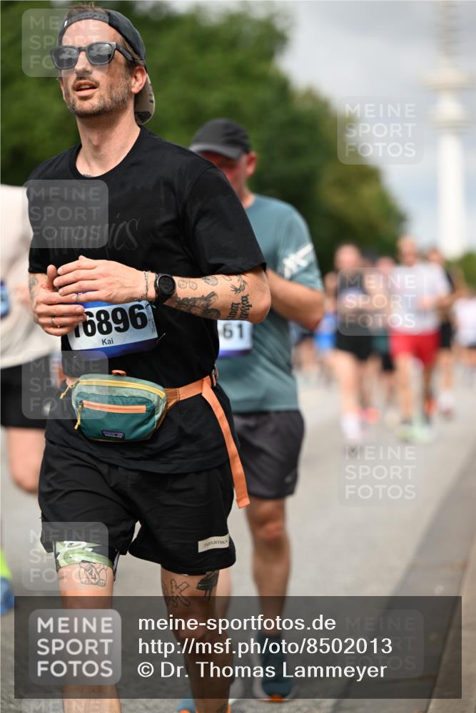 29.06.2025 - hella hamburg halbmarathon Dr. Thomas Lammeyer http://msf.ph/oto/8502013 29.06.2025 10:25:22 Kennedybrücke 1028, 1266, 1658, 2325, 2383, 2635, 2956, 2986, 3161, 3247, 3434, 3781, 3813, 4082, 4350, 5041, 5373, 5625, 5767, 6275, 6308, 7018, 7553, 7608, 8724, 8726, 8844, 9100, 9108, 9501, 10050, 10350, 10602, 11145 meine-sportfotos.de