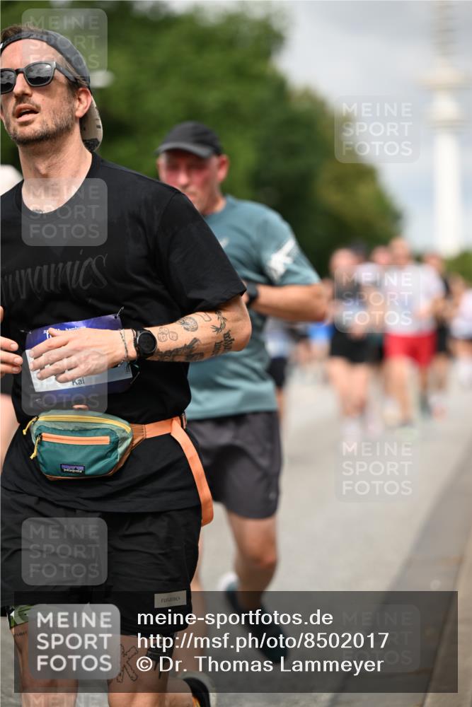 29.06.2025 - hella hamburg halbmarathon Dr. Thomas Lammeyer http://msf.ph/oto/8502017 29.06.2025 10:25:23 Kennedybrücke 1028, 1266, 1658, 2325, 2383, 2635, 2956, 2986, 3161, 3247, 3434, 3813, 4082, 4350, 5041, 5373, 5625, 5767, 6275, 6308, 7018, 7553, 7608, 7781, 8726, 8844, 9100, 9108, 9501, 9624, 10050, 10602 meine-sportfotos.de