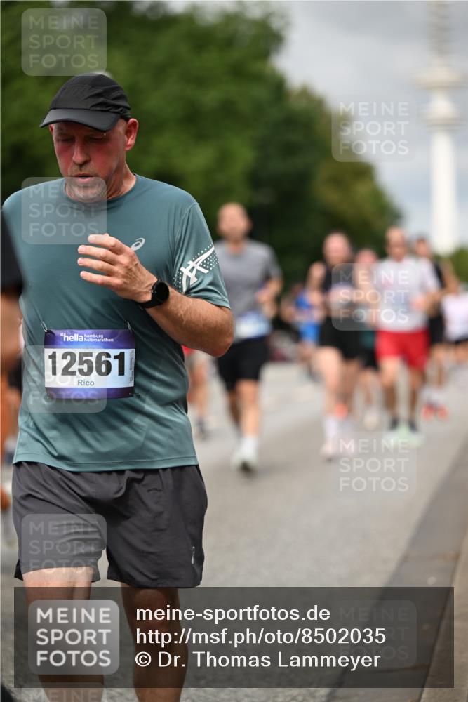 29.06.2025 - hella hamburg halbmarathon Dr. Thomas Lammeyer http://msf.ph/oto/8502035 29.06.2025 10:25:23 Kennedybrücke 1028, 1266, 1658, 2325, 2383, 2635, 2956, 2986, 3161, 3247, 3434, 3813, 4082, 4350, 5041, 5373, 5625, 5767, 6275, 6308, 7018, 7553, 7608, 7781, 8726, 8844, 9100, 9108, 9501, 9624, 10050, 10602 meine-sportfotos.de