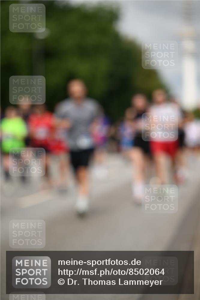 29.06.2025 - hella hamburg halbmarathon Dr. Thomas Lammeyer http://msf.ph/oto/8502064 29.06.2025 10:25:24 Kennedybrücke 1028, 1266, 1658, 2325, 2383, 2635, 2956, 2986, 3247, 3434, 3813, 4082, 4350, 4786, 5041, 5373, 5395, 5625, 5767, 6275, 6308, 7018, 7553, 7608, 7781, 8095, 8726, 8844, 9100, 9108, 9501, 9624, 10050, 10602 meine-sportfotos.de