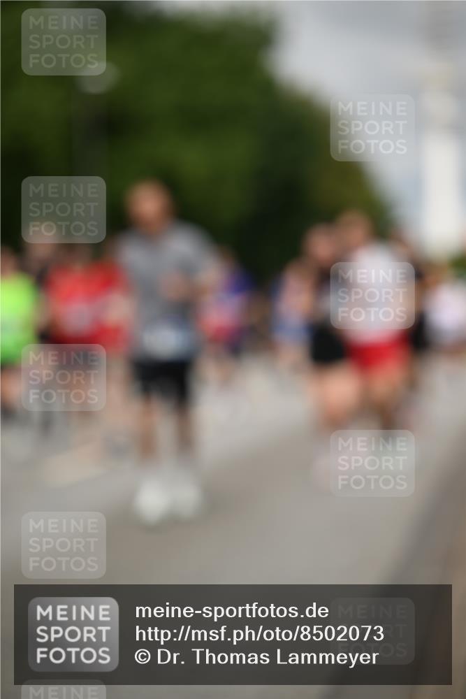 29.06.2025 - hella hamburg halbmarathon Dr. Thomas Lammeyer http://msf.ph/oto/8502073 29.06.2025 10:25:24 Kennedybrücke 1028, 1266, 1658, 2325, 2383, 2635, 2956, 2986, 3247, 3434, 3813, 4082, 4350, 4786, 5041, 5373, 5395, 5625, 5767, 6275, 6308, 7018, 7553, 7608, 7781, 8095, 8726, 8844, 9100, 9108, 9501, 9624, 10050, 10602 meine-sportfotos.de