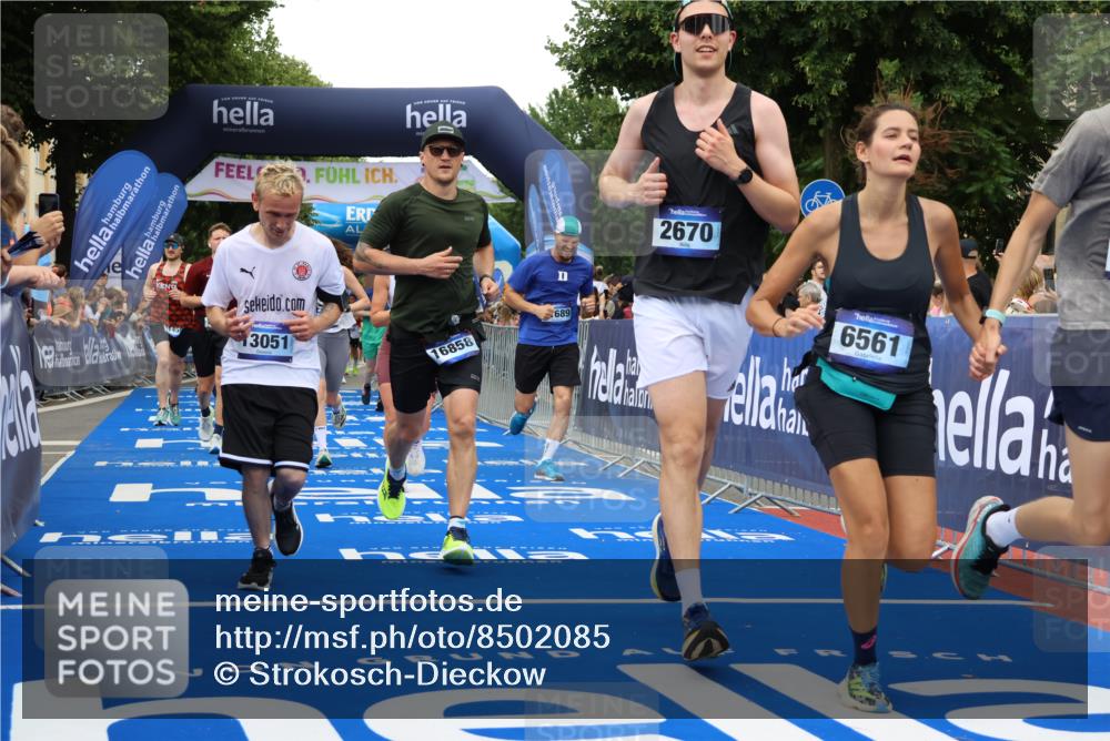 29.06.2025 - hella hamburg halbmarathon Strokosch-Dieckow http://msf.ph/oto/8502085 29.06.2025 10:52:35 Ziel 2346, 2670, 3715, 3952, 3999, 5116, 6561, 6562, 7232, 7475, 9145, 9739, 9869, 10115, 11459, 11689, 12450, 12482, 13051, 13301, 14122, 14561, 15001, 15980, 18982 meine-sportfotos.de