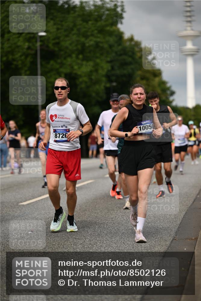 29.06.2025 - hella hamburg halbmarathon Dr. Thomas Lammeyer http://msf.ph/oto/8502126 29.06.2025 10:25:26 Kennedybrücke 1028, 1266, 1658, 2325, 2383, 2635, 2956, 2986, 3247, 3434, 3813, 4082, 4350, 4786, 5041, 5061, 5373, 5395, 5625, 5767, 6275, 6308, 7018, 7522, 7553, 7608, 7781, 8095, 8726, 8844, 9100, 9108, 9501, 9624, 10050, 10602, 10874 meine-sportfotos.de