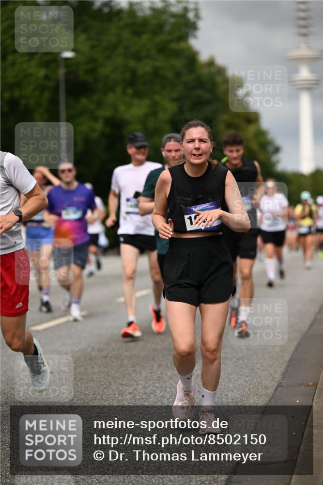 29.06.2025 - hella hamburg halbmarathon Dr. Thomas Lammeyer http://msf.ph/oto/8502150 29.06.2025 10:25:27 Kennedybrücke 1028, 1266, 1658, 2325, 2383, 2635, 2956, 3122, 3247, 3434, 3813, 4082, 4350, 4786, 5041, 5061, 5373, 5395, 5625, 5767, 6275, 6308, 7018, 7522, 7553, 7608, 7781, 8095, 8726, 8844, 9100, 9108, 9501, 9624, 10050, 10602, 10874 meine-sportfotos.de