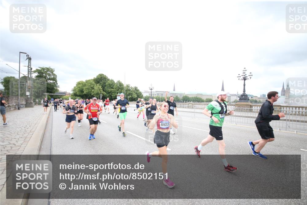 29.06.2025 - hella hamburg halbmarathon Jannik Wohlers http://msf.ph/oto/8502151 29.06.2025 10:58:18 Lombardsbrücke 1326, 1365, 1380, 1514, 1646, 2449, 2649, 2929, 3416, 3565, 4042, 4043, 4225, 4294, 5732, 6010, 6330, 6341, 6554, 6588, 6633, 6638, 6702, 6927, 7095, 7096, 7443, 7870, 7933, 7957, 7967, 8489, 8592, 8701, 8752, 9221, 9225, 9563, 9889, 9960, 9982, 10026, 11140, 12474, 12970, 13274, 13527, 13547, 13784, 13855, 15918, 15919, 16104, 16906, 16998, 17036, 17164, 17165, 17323, 17480, 17554, 17572, 17601, 17651, 17659, 17874 meine-sportfotos.de