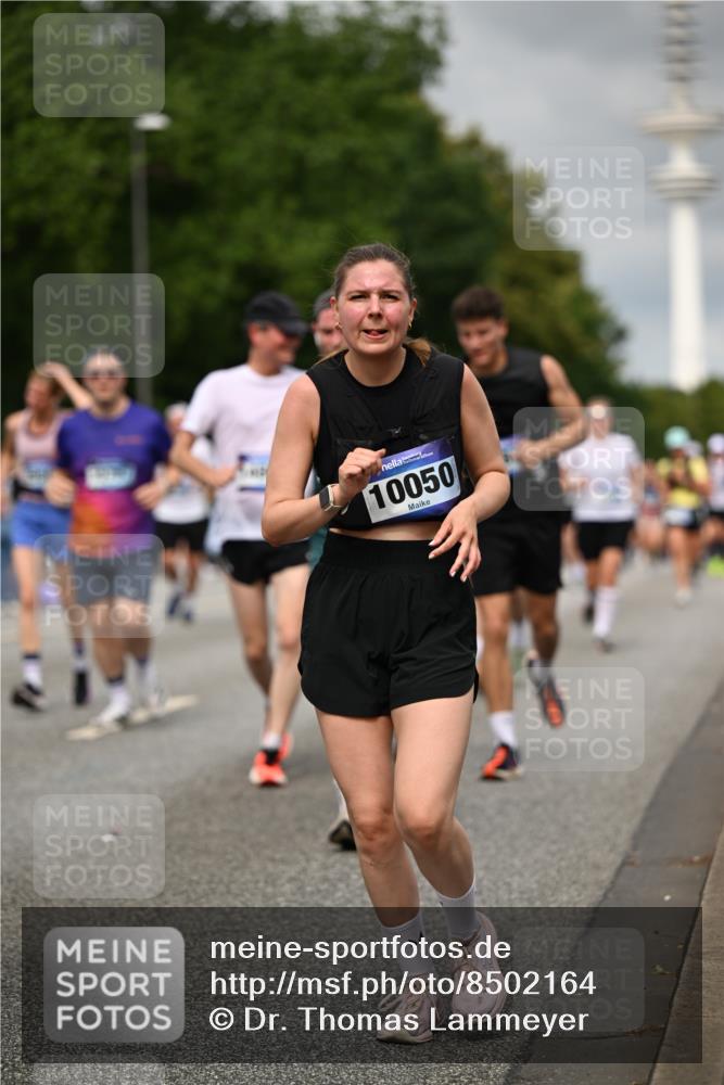 29.06.2025 - hella hamburg halbmarathon Dr. Thomas Lammeyer http://msf.ph/oto/8502164 29.06.2025 10:25:27 Kennedybrücke 1028, 1266, 1658, 2325, 2383, 2635, 2956, 3122, 3247, 3434, 3813, 4082, 4350, 4786, 5041, 5061, 5373, 5395, 5625, 5767, 6275, 6308, 7018, 7522, 7553, 7608, 7781, 8095, 8726, 8844, 9100, 9108, 9501, 9624, 10050, 10602, 10874 meine-sportfotos.de