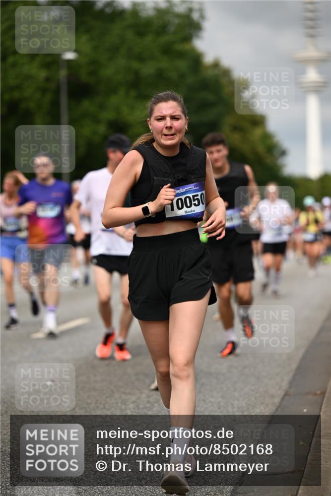 29.06.2025 - hella hamburg halbmarathon Dr. Thomas Lammeyer http://msf.ph/oto/8502168 29.06.2025 10:25:27 Kennedybrücke 1028, 1266, 1658, 2325, 2383, 2635, 2956, 3122, 3247, 3434, 3813, 4082, 4350, 4786, 5041, 5061, 5373, 5395, 5625, 5767, 6275, 6308, 7018, 7522, 7553, 7608, 7781, 8095, 8726, 8844, 9100, 9108, 9501, 9624, 10050, 10602, 10874 meine-sportfotos.de